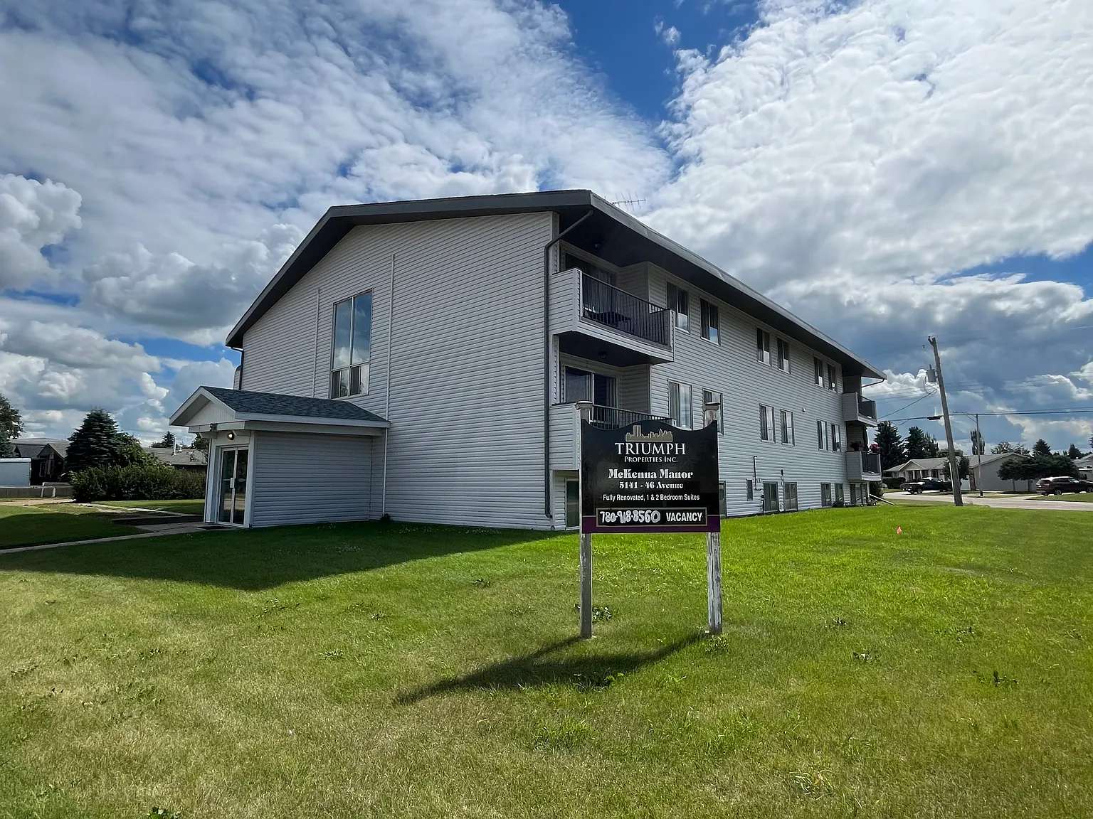 McKenna Manor — Photo 1