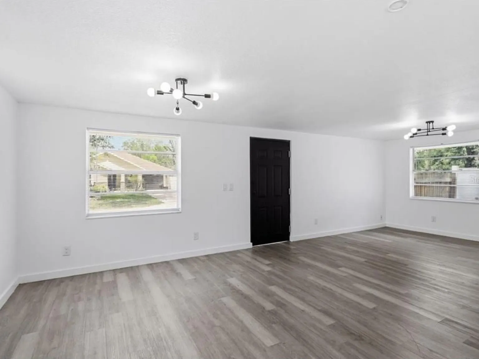 4 bed, 2.0 bath, 1404 sqft, $2,450 — Photo 2