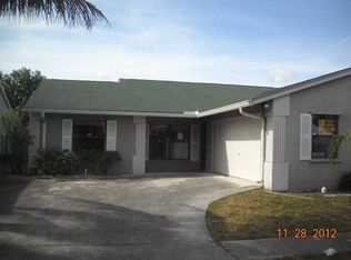 5742 E Lincoln Cir, Lake Worth, FL 33463