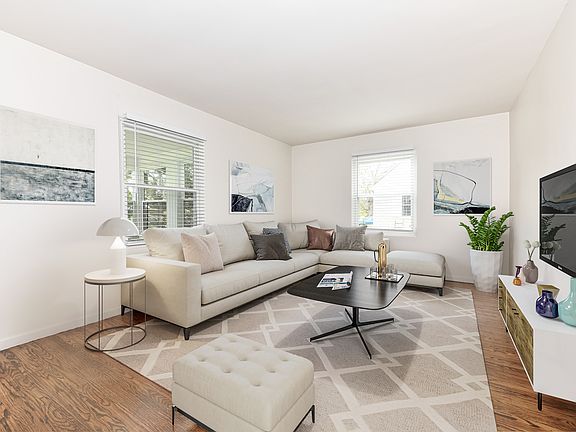 3rd image of 6343 Evanston Ave