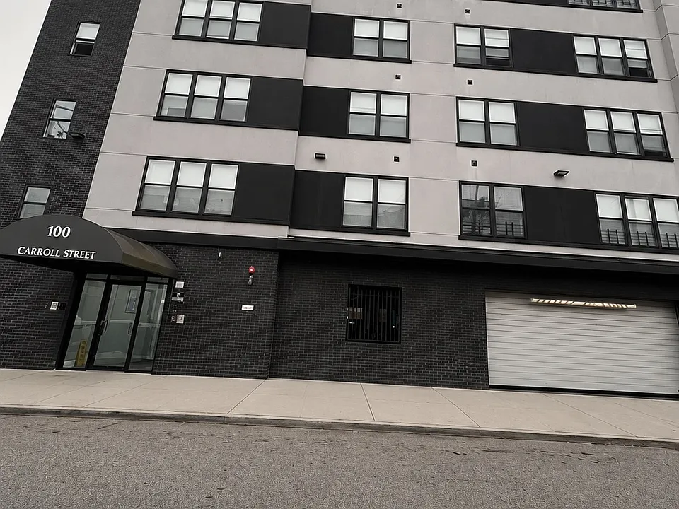 100 Carroll St