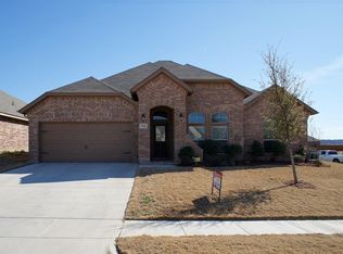 754 Peach Ln, Burleson, TX 76028
