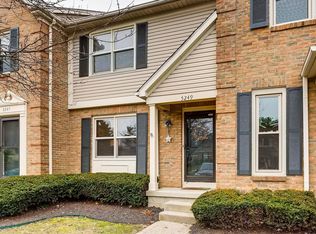 5249 Meadowknoll Ln, Columbus, OH 43220