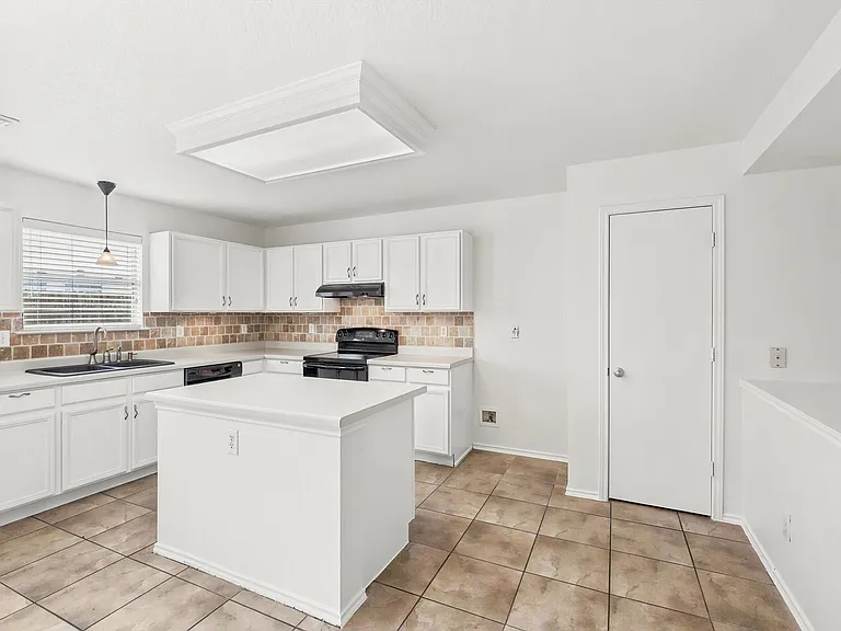 18 Anchorage Bay — Photo 11