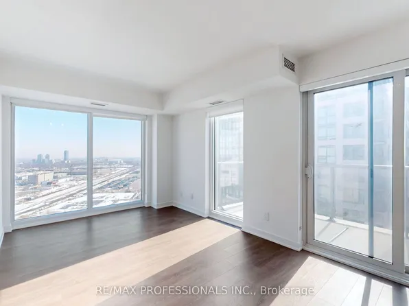 30 Samuel Wood Way #2410, Toronto, ON M9B 0C9