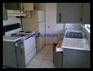 3rd image of 770 E Magnolia Ave