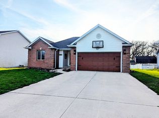 205 S Hossack St, Seneca, IL 61360