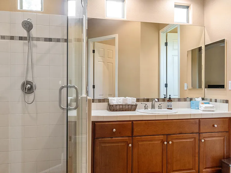 Suite 2 Bathroom