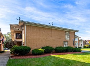 4616 Maple Ave APT 2A, Brookfield, IL 60513