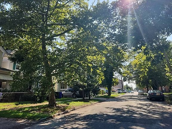 5th image of 863 W 41st St