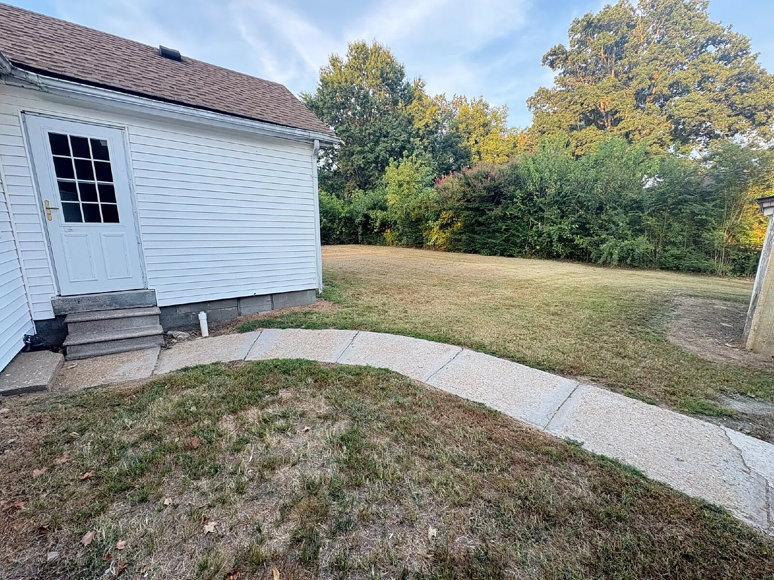 1 bed, 1.0 bath, $750 — Photo 2