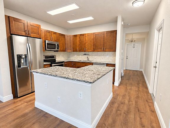 5th image of 4114 EMERALD Vista