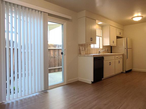 5th image of 2830 Malabar Ave APT 1