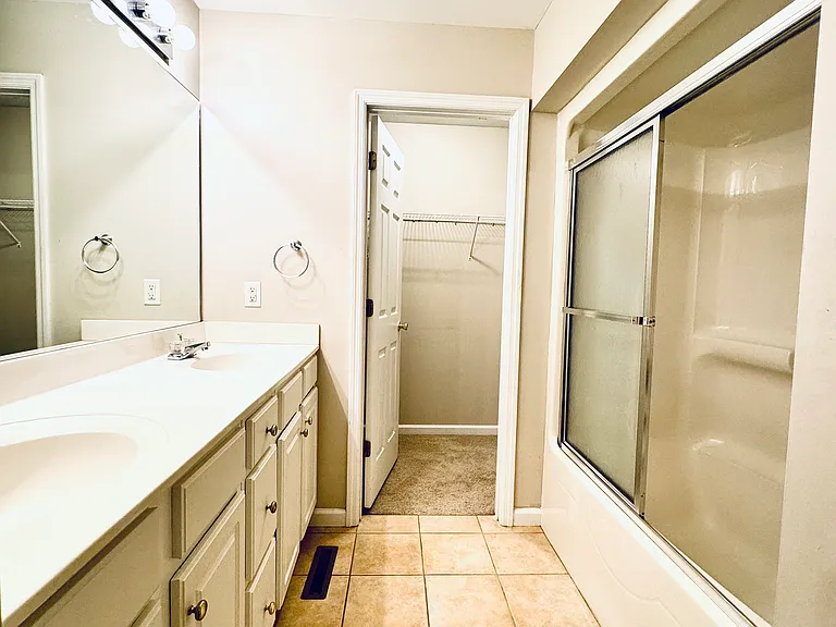 645 Hampton Way #1 — Photo 10