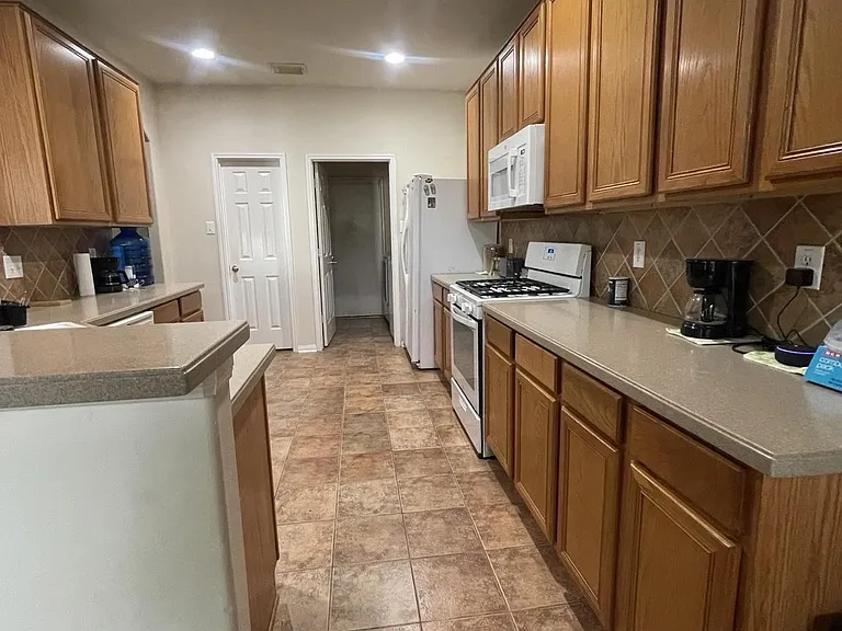 931 N Sky Dr — Photo 5