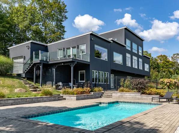 11 Longview Rd #1, South Kent, CT 06785