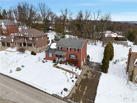 2nd image of 571 Cedar Glenn Dr