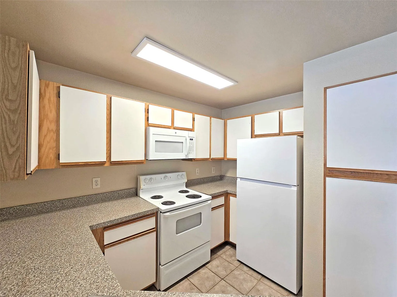 3 bed, 2.0 bath, 1192 sqft, $1,595 — Photo 3