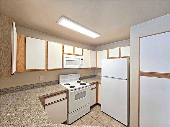 3rd image of 2320 Gracy Farms Ln APT 1123