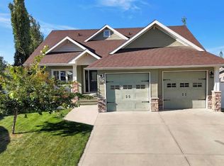 34 S Rosewood Rise, Sylvan Lake, AB T4S 0G1