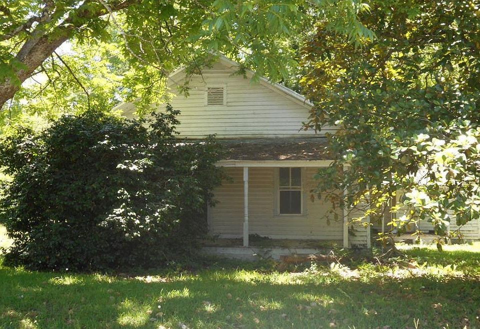 1st image of 323 SE Gilwood St
