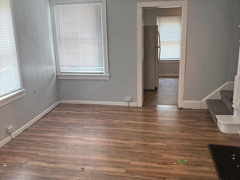 1303 Erie St S — Photo 11