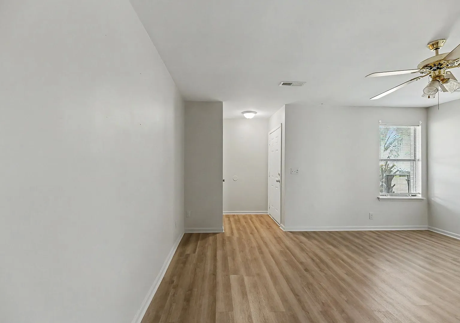 5225 Marseilles Dr. — Photo 3