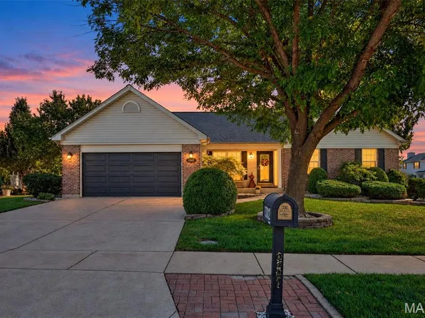 1302 Spring Park Dr, Saint Charles, MO 63303