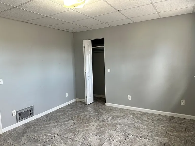 236 Logan Cir — Photo 10