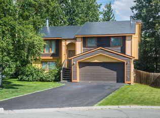 18691 Kings Point Cir, Eagle River, AK 99577