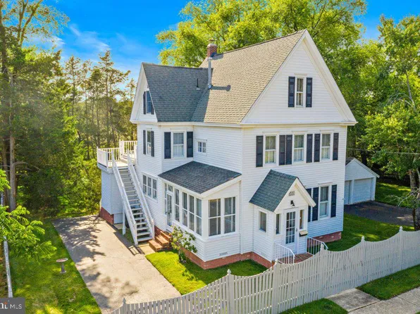 388 S Green St, Tuckerton, NJ 08087