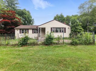 14 Sunset Ln, Bloomfield, CT 06002