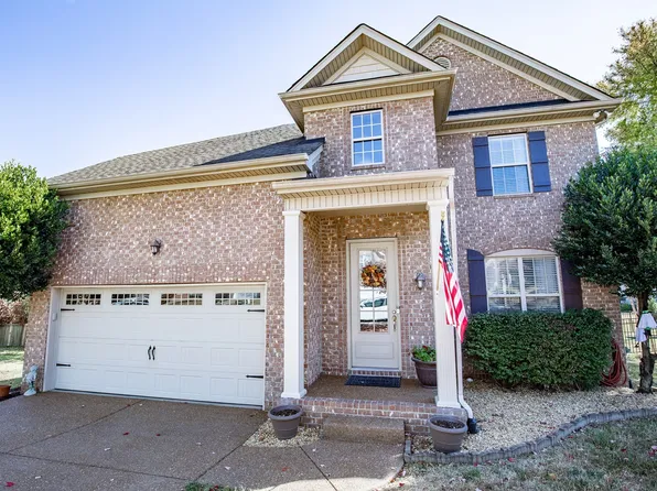 105 Porter Ct, Hendersonville, TN 37075