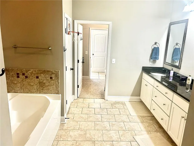 355 Frontier Cir — Photo 1
