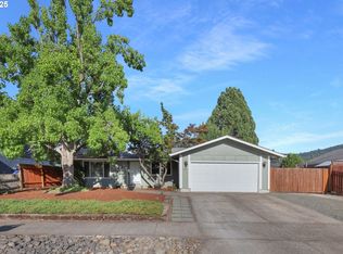 415 67th St, Springfield, OR 97478