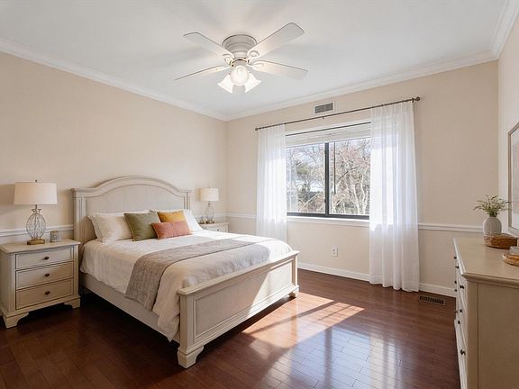 4th image of 4 Bridgeview Cir Unit 36