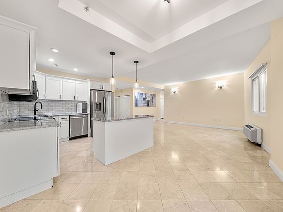 3rd image of 399 11th St APT 206