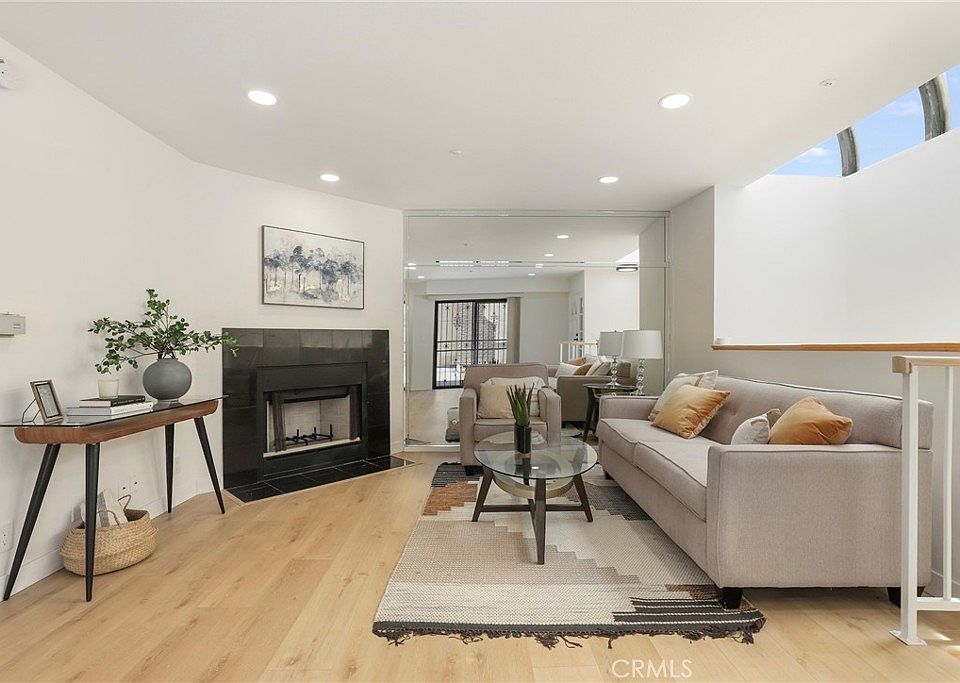 1st image of 410 N Lincoln Ave APT D