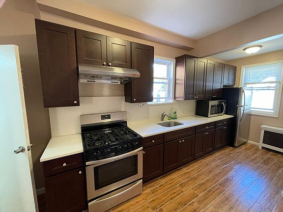 4th image of 232 Otis Ave #1
