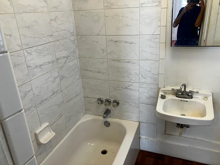 1824 Baronne St #5 — Photo 6