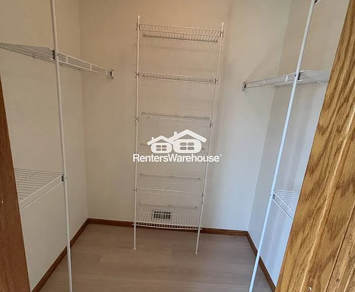 329 Alexander Ct — Photo 25