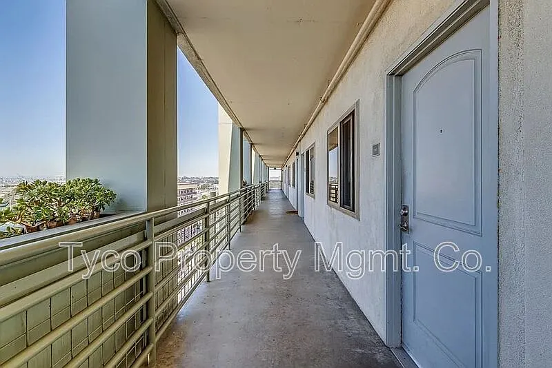 1 bed, 1.0 bath, 500 sqft, $1,600 — Photo 2