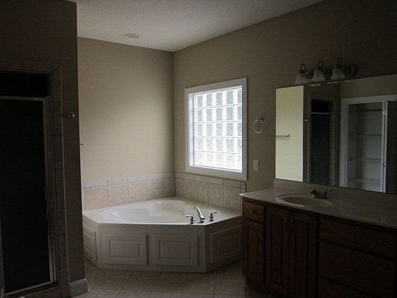 3rd image of 125 Eagle Crest Dr