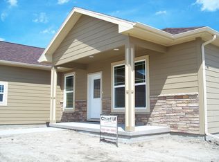 515 Hillcrest Dr, Broken Bow, NE 68822