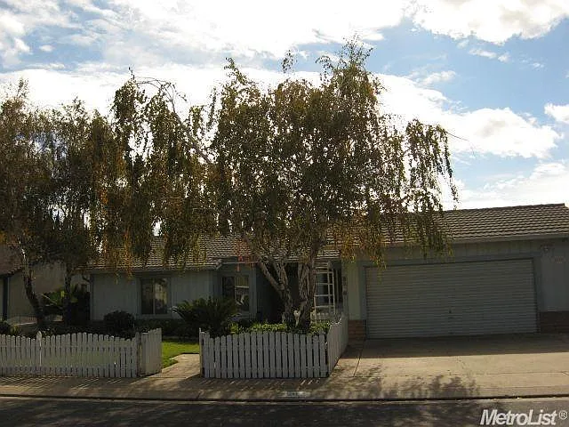 2220 Lavon Ln photo 1