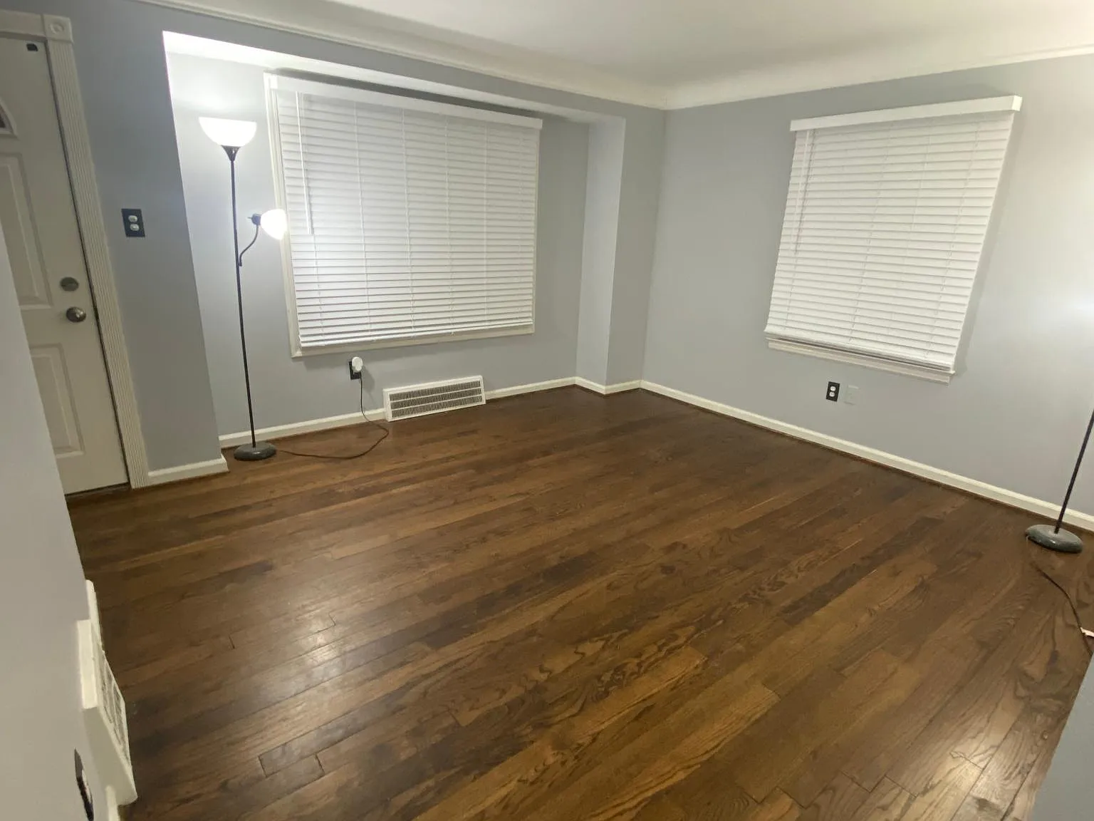 3 bed, 1077 sqft, $1,650 — Photo 2