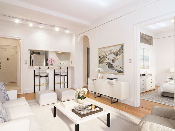 4th image of 145 W 58th St #4G
