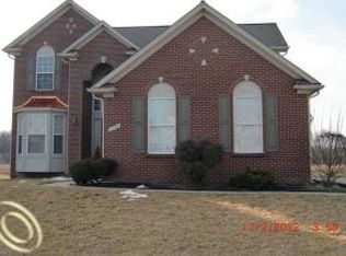 27986 S Mockingbird Dr #2, Flat Rock, MI 48134