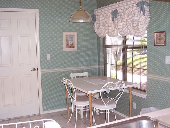 Cozy breakfast area