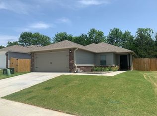 1156 S Kingfisher Ln, Fayetteville, AR 72701